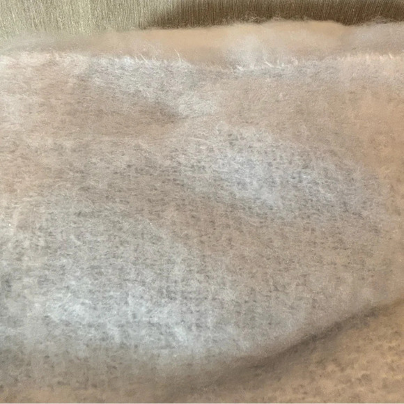 MADDEN  NEW YORK Super Soft Large Fringed Wrap Scarf NWOT - Picture 5 of 6